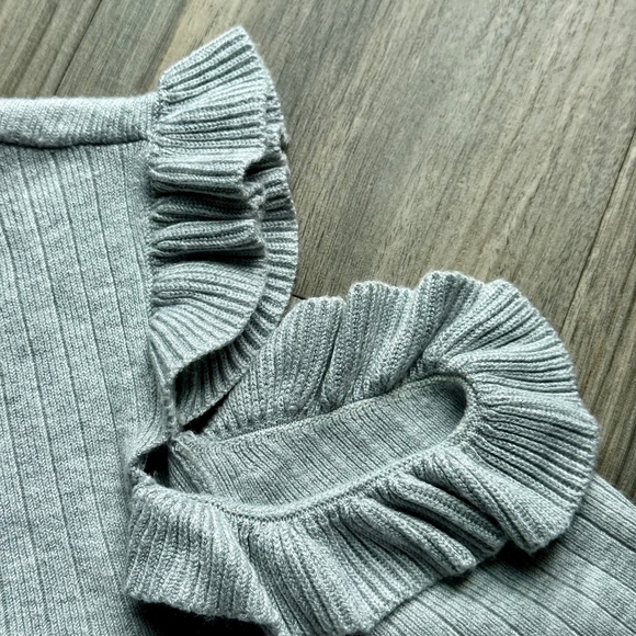 White House Black Market Gray Ruffle Cold Shoulder Ribbed Knit Top | Size S - Picture 7 of 9